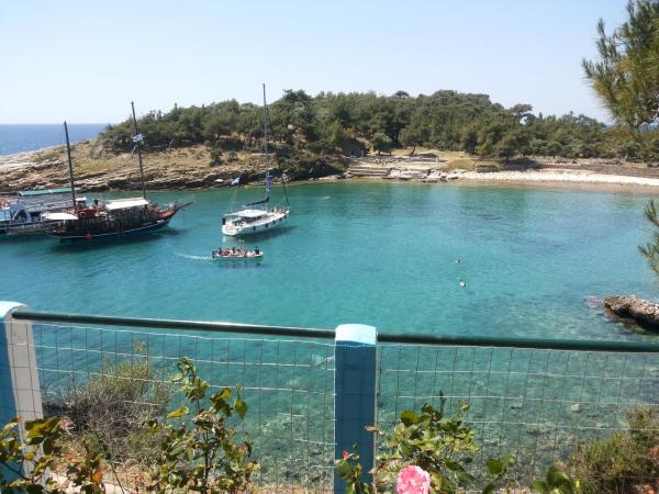 Gorgona Rooms, Брондау  Alyki Thassos