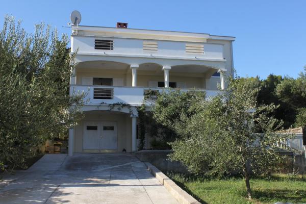 Apartments by the sea Tkon, Pasman - 8297, Брондау Пәтер Tkon Pasman Island