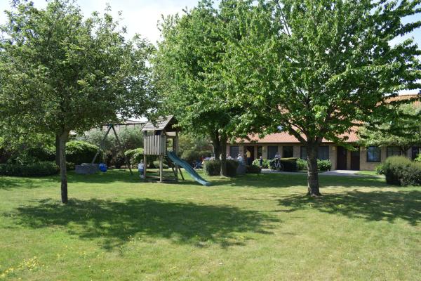 DE MEIBOOM vakantiehoeve tot 21 pers, Брондау Пәтер Langemark-Poelkapelle Westhoek