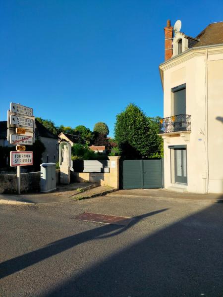 Le Héron bleu de la Brenne, Брондау Таңертеңгі аспен бірге түндеу Tournon-Saint-Martin 