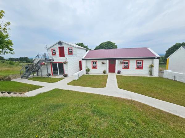 Tiernan's Luxury Accommodation, Брондау Демалыс үйі Charlestown Mayo