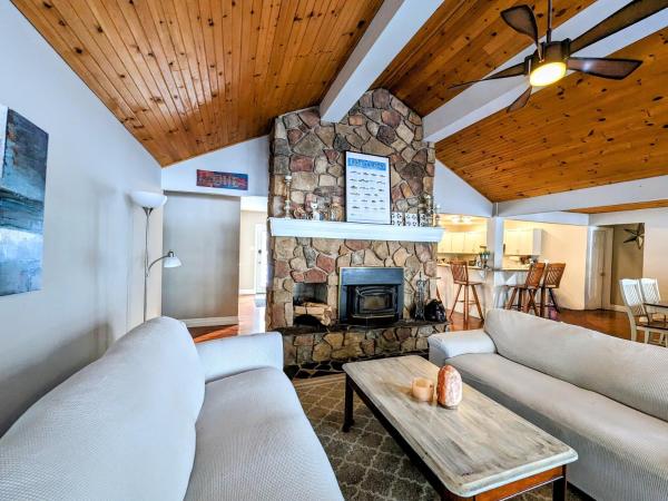Cozy Escape, Kawarthas Cottage With Sauna, Брондау Демалыс үйі Buckhorn Kawartha and Northumberland