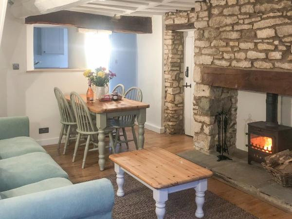 The Street Cottage, Брондау Демалыс үйі Uley Cotswolds