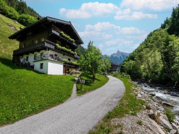 Chalet in Tirol by Zillertal Ski Slopes, Брондау Шале Mayrhofen Mayrhofen-Hippach