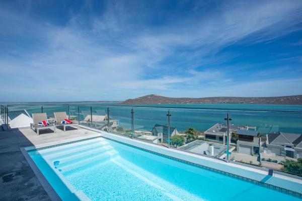 THE VIEW LANGEBAAN LAGOON VILLA WITH HEATED POOL and SOLAR ENERGY, Брондау Вилла Langebaan Западен нос