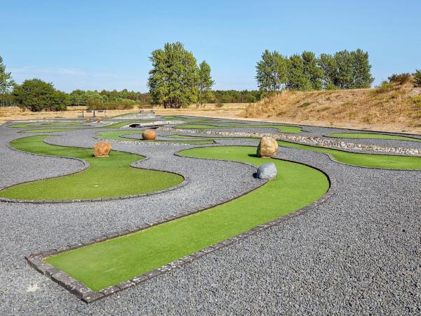 Holiday home on a holiday park in Ebeltoft, Брондау Демалыс үйі Ebeltoft Midtjylland