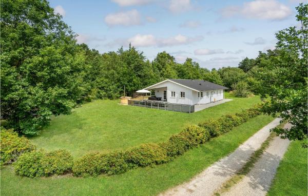 4 Bedroom Stunning Home In Glesborg, Брондау Демалыс үйі Glesborg Midtjylland