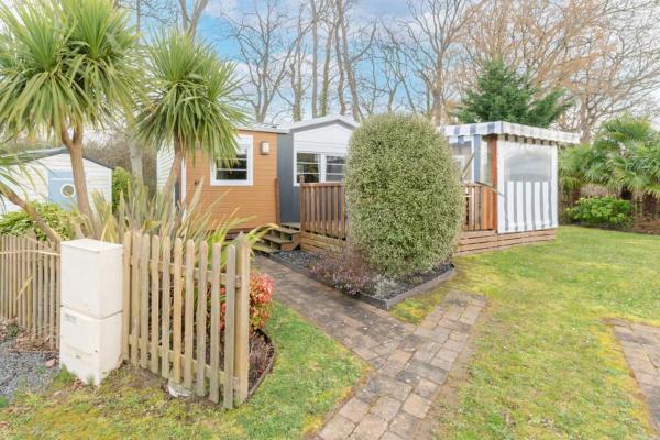 Bois d'amour - Piscine - Terrasse, Брондау Демалыс үйі Динар Vallee de la Rance