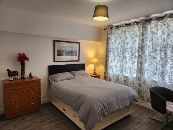 White House Ensuite double bedroom, Брондау  Уорингтън Cheshire