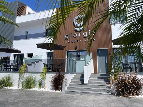 Giorgis Luxury Apartments, Брондау  Famagusta қаласындағы жүзу бассейні бар қонақ үйлер, Жүзу бассейні