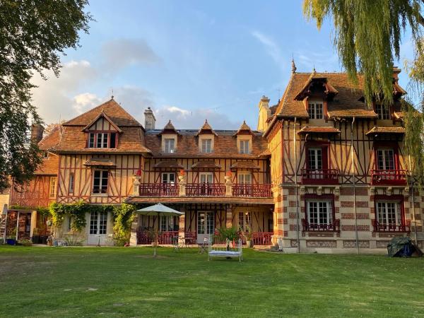 Manoir des Étangs, Брондау  Croissanville Normandy