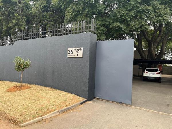 Me Time, Брондау  Johannesburg Gauteng
