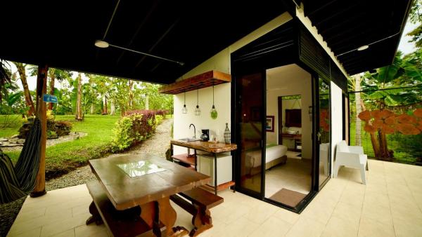 Botánikal Hotel, Брондау  Montenegro 