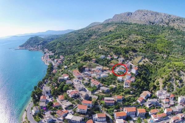 Apartments with a parking space Krilo Jesenice, Omis - 15928, Брондау  Krilo Split Region
