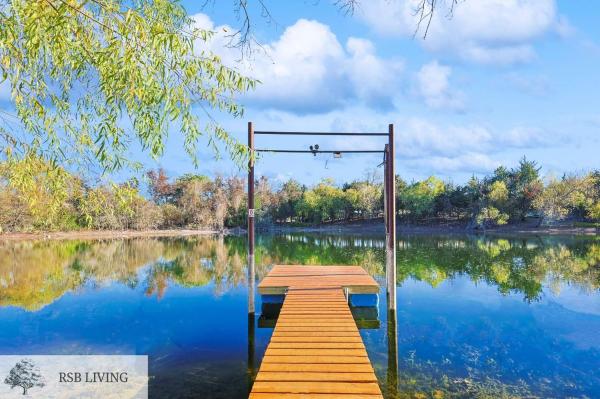 Luxurious 6BR 3BA Villa with Hot Tub, Брондау  Sherman 