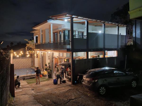 Villa Syahal near Curug Cilember, Брондау  Cisarua West Java