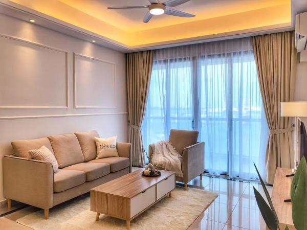 TheBess Hotel Tokyo is located adjacent to Singapore and offers a sea viewIt is a family business smart room with the sea view of Princess Bay富力公主湾, Брондау  Johor Bahru Johor