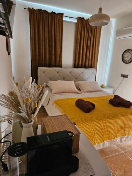 ROOMS by Emmelia Group, Брондау  Paphos International Airport Paphos