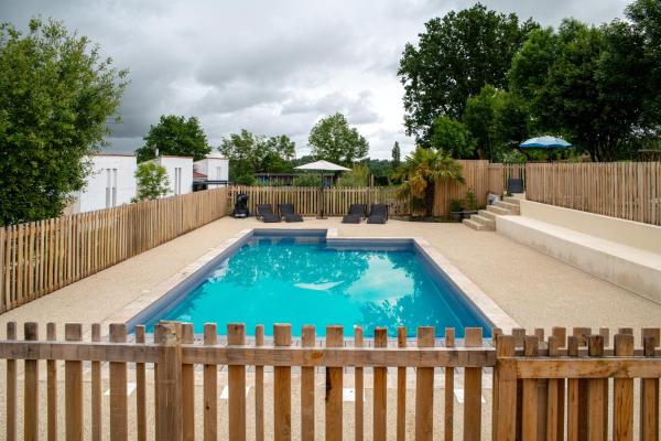 Etang et Famille - Sherlock, Брондау  Verruyes 