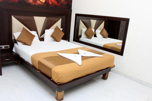 Hotel Aayan Lodging & Boarding, Брондау  Kirnāpur Madhya Pradesh