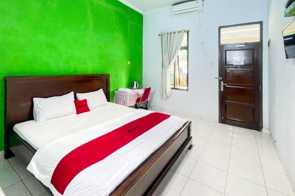 RedDoorz Seven 71 One, Брондау  Manna Sumatra