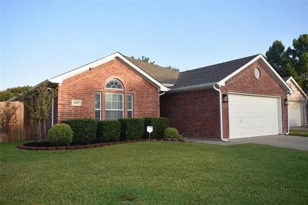 UniQ Farmhouse, Брондау  Grand Prairie Dallas - Fort Worth Metropolitan Area