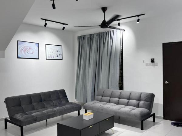 Senai 14pax The Joyous Home Pooltable nr Airport JPO by Ourstay, Брондау  Sekudai Johor