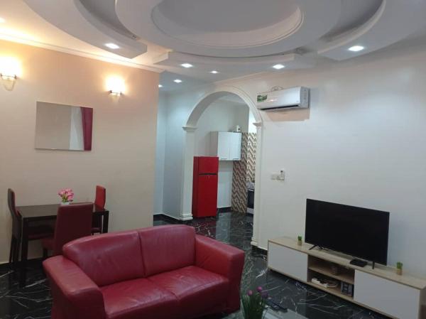 HOTEL APPART B4U Be For You Nos logement affichent un style résolument unique, Брондау  Mfoundi қаласындағы төсек алаңы бар қонақ үйлер, Тоқтау алаңы