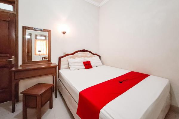 RedDoorz Hotel Tejomoyo Near Bukit Sekipan Tawangmangu, Брондау  Tawangmangu 