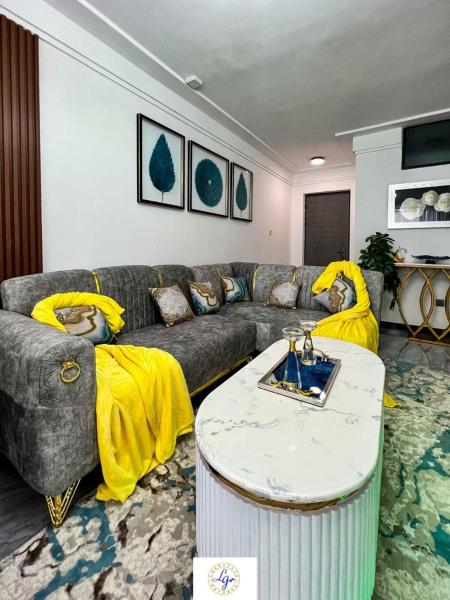 serene stays apartment with fully equipped gym swimming pool private parking space and amazing scenic views, Брондау  Nairobi қаласындағы жүзу бассейні бар қонақ үйлер, Жүзу бассейні