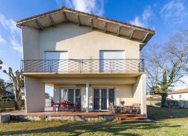 Villa Amistad - centre - parking - jardin - lave linge et vaisselle, Брондау  Мон-де-Марсан 