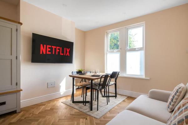 Lyme Villa - Near QMC & University of Nottingham, Брондау  Ноттингем Nottinghamshire