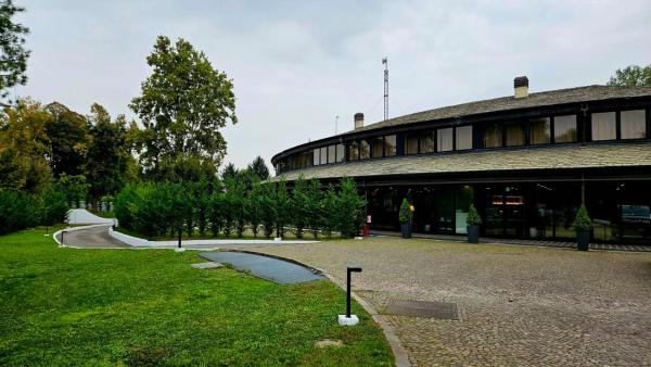 Country Hotel Borromeo, Брондау  Linate Lombardy