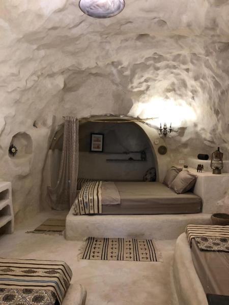 échappée troglodyte unique, Брондау  Tūjān Gabes