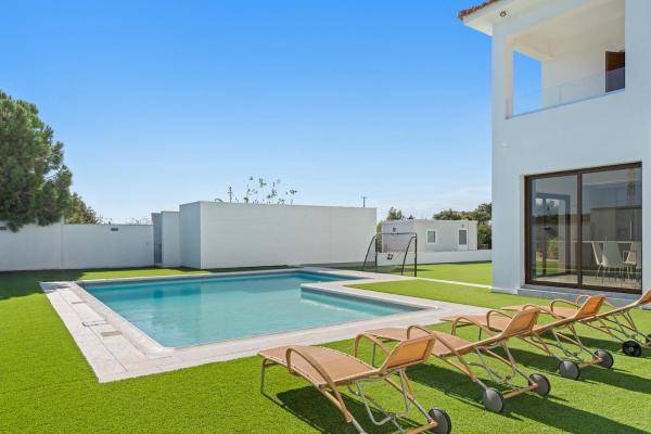 Luxury Villa Coastal Elegance, Брондау  Meneou Larnaca Region