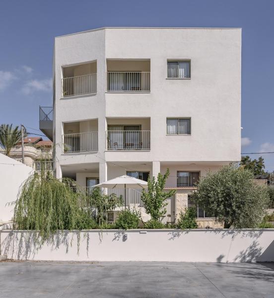 Dar Dalya, Брондау  Dāliyat el Karmil North District Israel