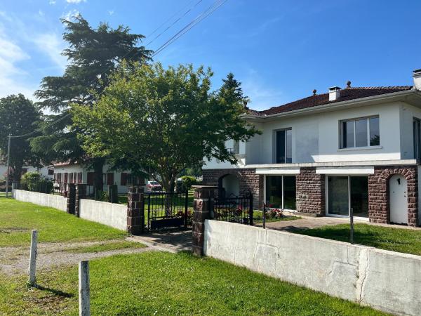 Ongi Etorri Chez les Ch\tis, Брондау  Saint-Jean-le-Vieux 