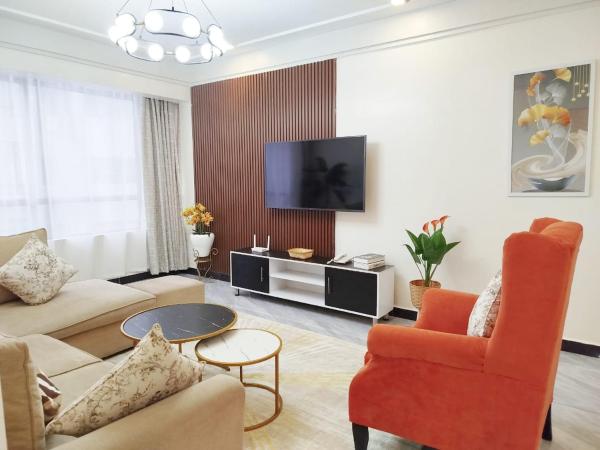 classy executive two bedroom apartment with swimming fully equipped gym ample parking space and amazing scenic views, Брондау  Nairobi қаласындағы жүзу бассейні бар қонақ үйлер, Жүзу бассейні
