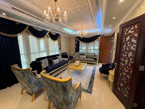 Luxury Royal Villa with 7 Master Suites, Брондау  Ajman Біріккен Араб Әмірліктері